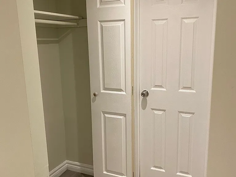 215 Wilson Rd S #BASEMENT — Photo 12
