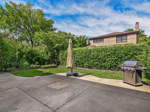 5th image of 6902 N Lockwood Ave