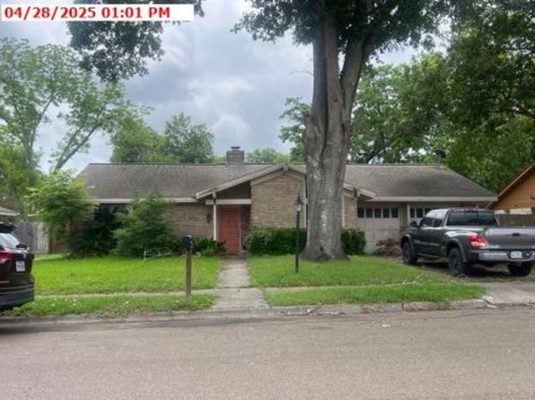 107 Norwich Glen St, Victoria, TX 77904