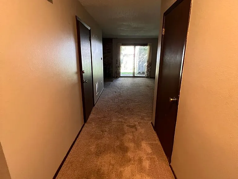 434 Hawaii Ct — Photo 6