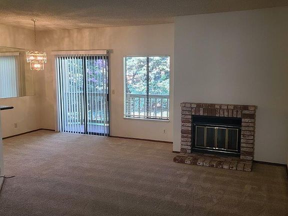 2nd image of 1913 Magdalena Cir APT 109