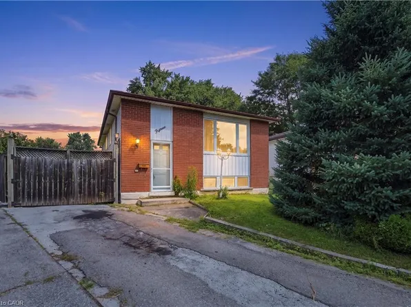 15 Duncairn Ct, Hamilton, ON L9C 6G2