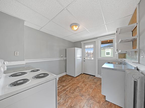 5th image of 25 5th Ave APT 4