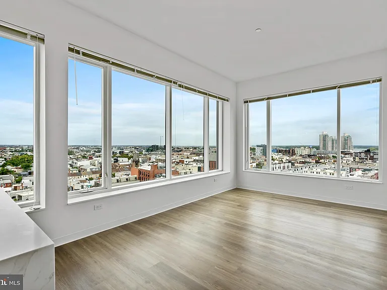569 N 5th St #610 — Photo 3