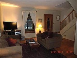 4th image of 303 Pleasant St