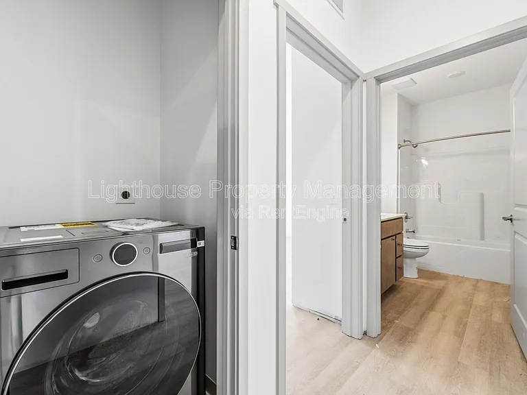 Riverbend Flats Apartments — Photo 101