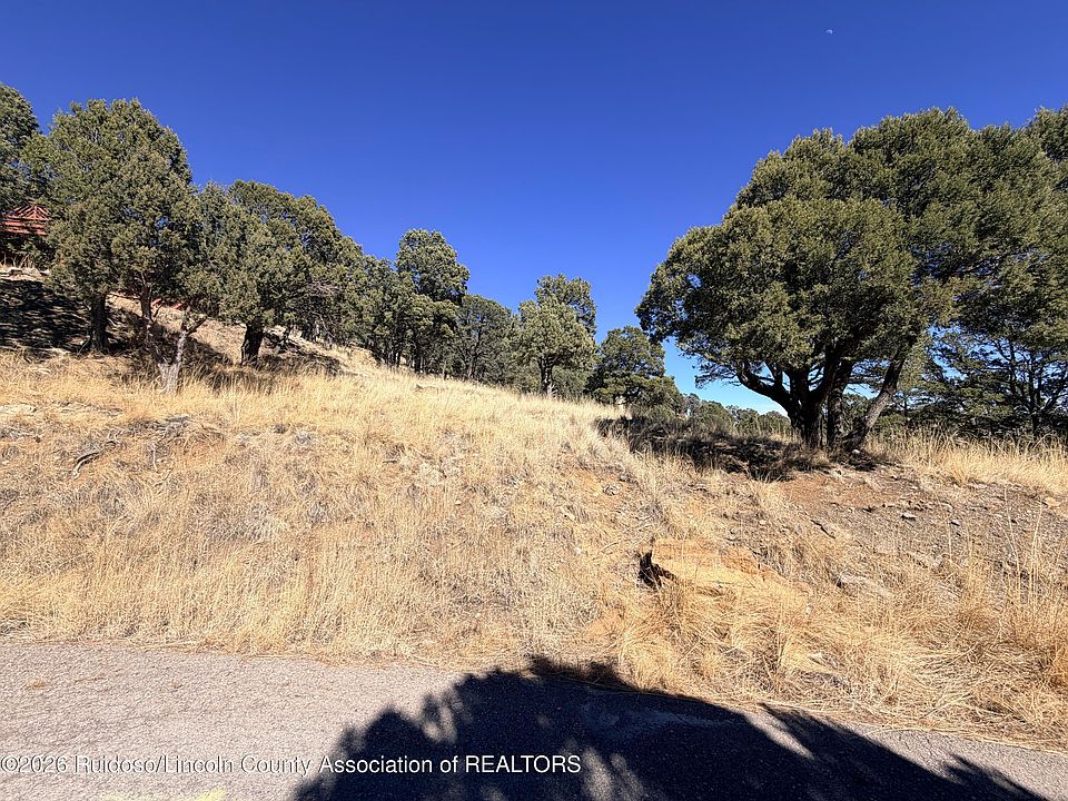2nd image of 320 Valley View Dr