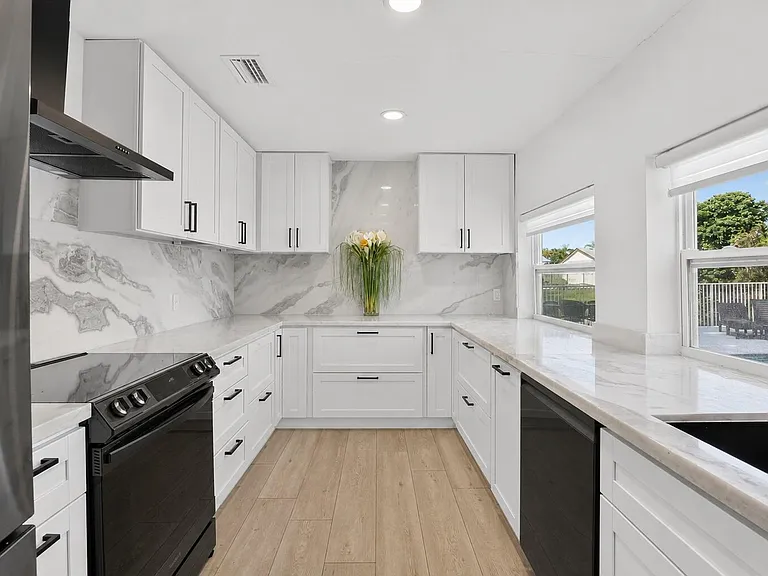 16709 SW 5th Ct — Photo 17