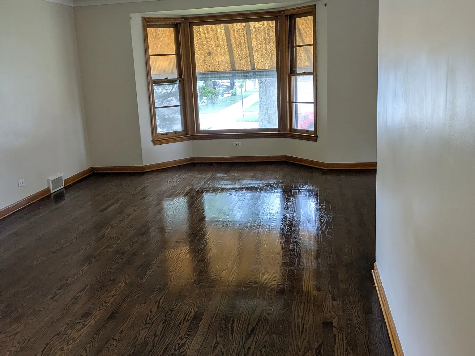 3 bed, 1100 sqft, $1,950 — Photo 4