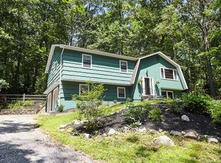 14 Nutmeg Ln, Sandy Hook, CT 06482