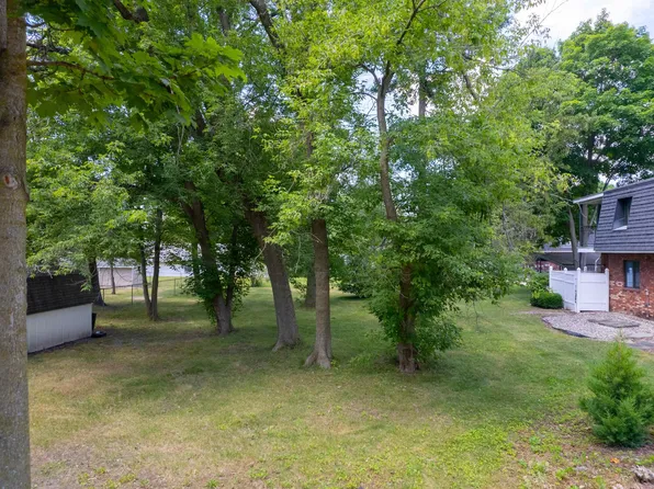 5001 Russell St, Midland, MI 48640