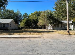 2233 N Delaware Ave, Springfield, MO 65803