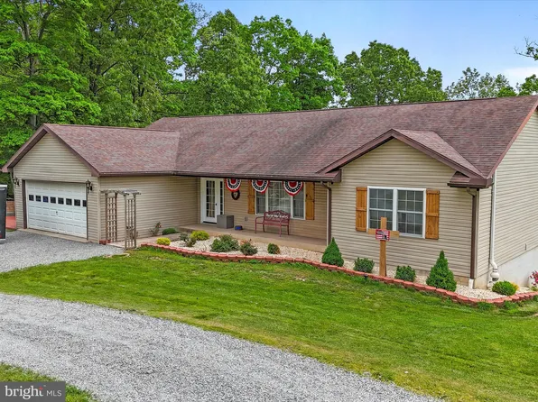 174 Hickory Ln, Augusta, WV 26704