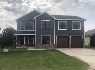 1001 W Cermak Rd, Braidwood, IL 60408