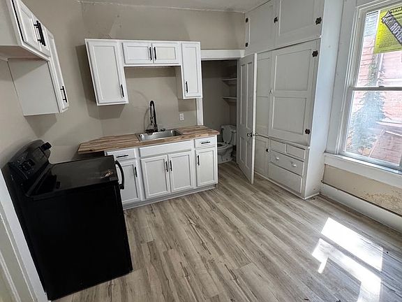 3rd image of 1402 3rd St