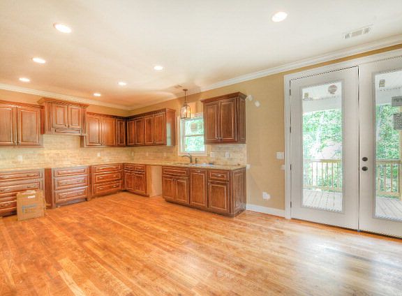 4th image of 297 Dove Lake Dr