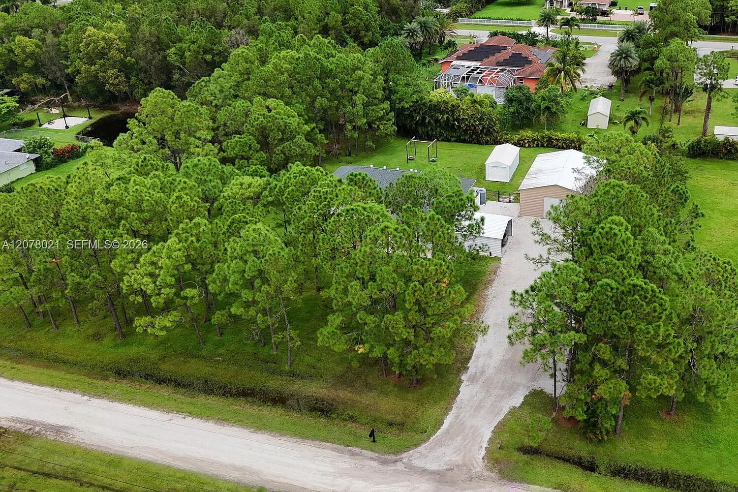 4 bed, 2.0 bath, $5,500 — Photo 2