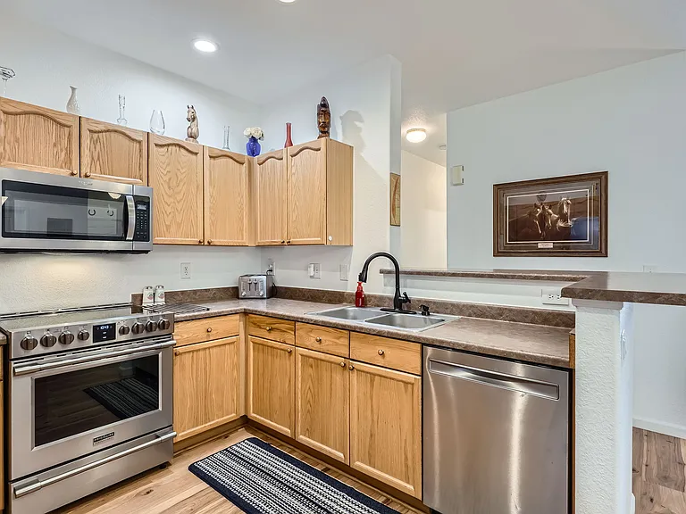 8465 S Holland Way #205 — Photo 6