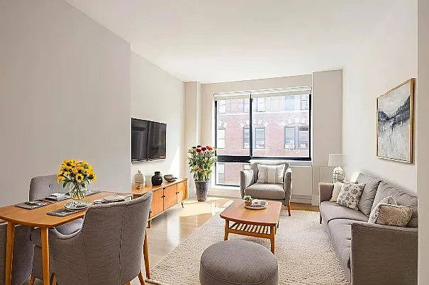 537 West 27th Street — Photo 1