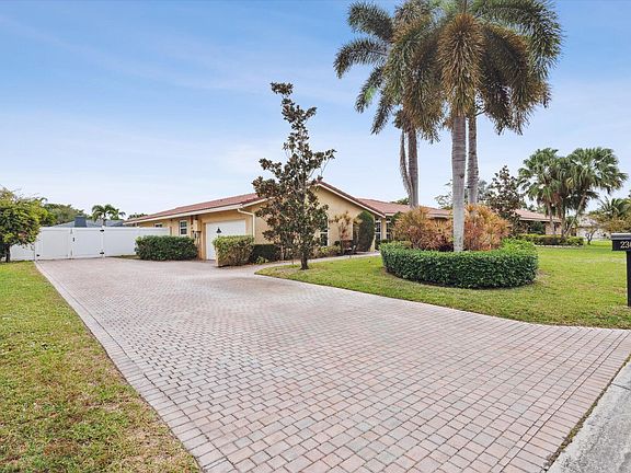 3rd image of 2307 NW 115th Avenue