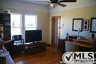 5th image of 1606 W Woodlawn Ave
