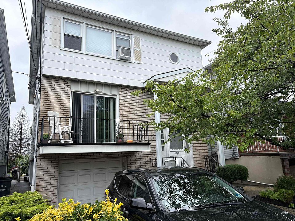 1st image of 24 Colonial Dr #2
