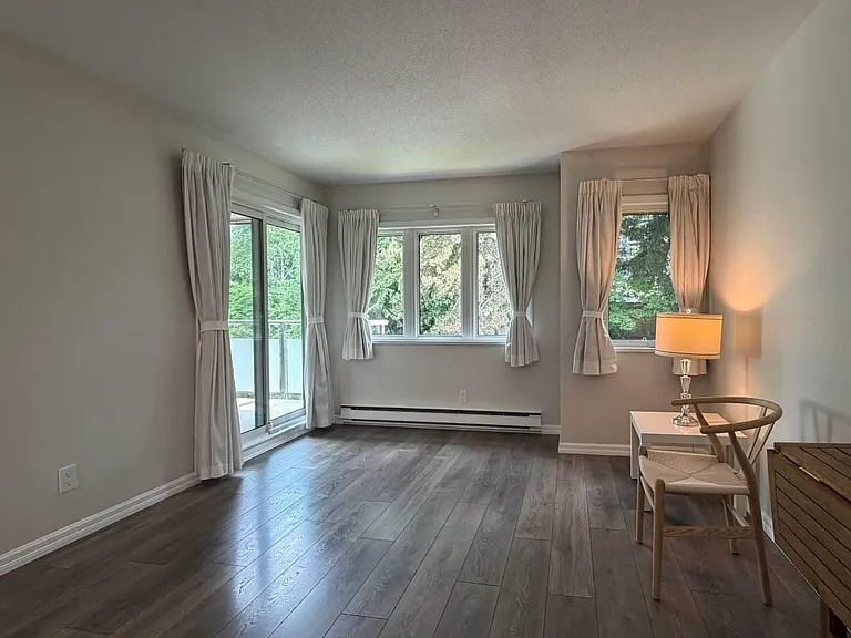 2970 Linwood St #402 — Photo 10