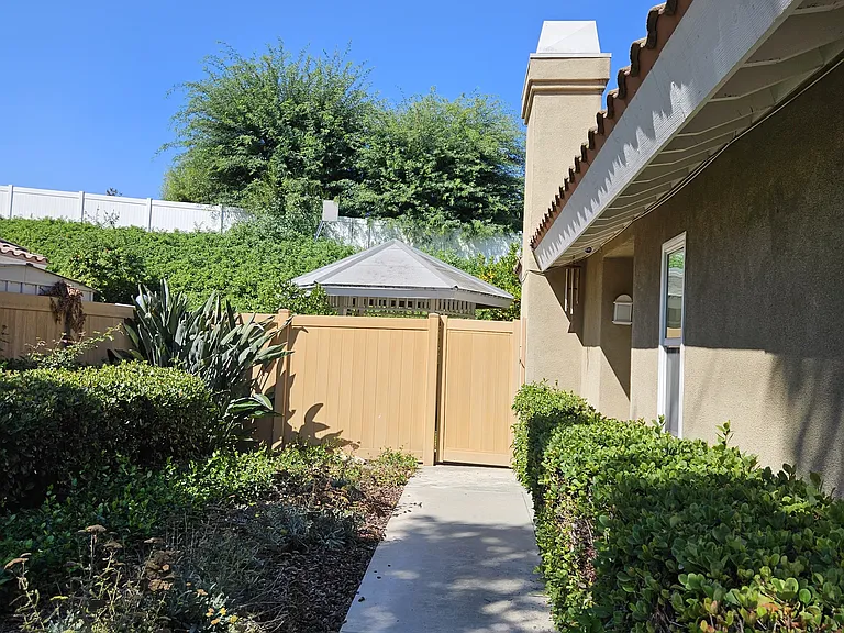 1801 Borrego Dr — Photo 2