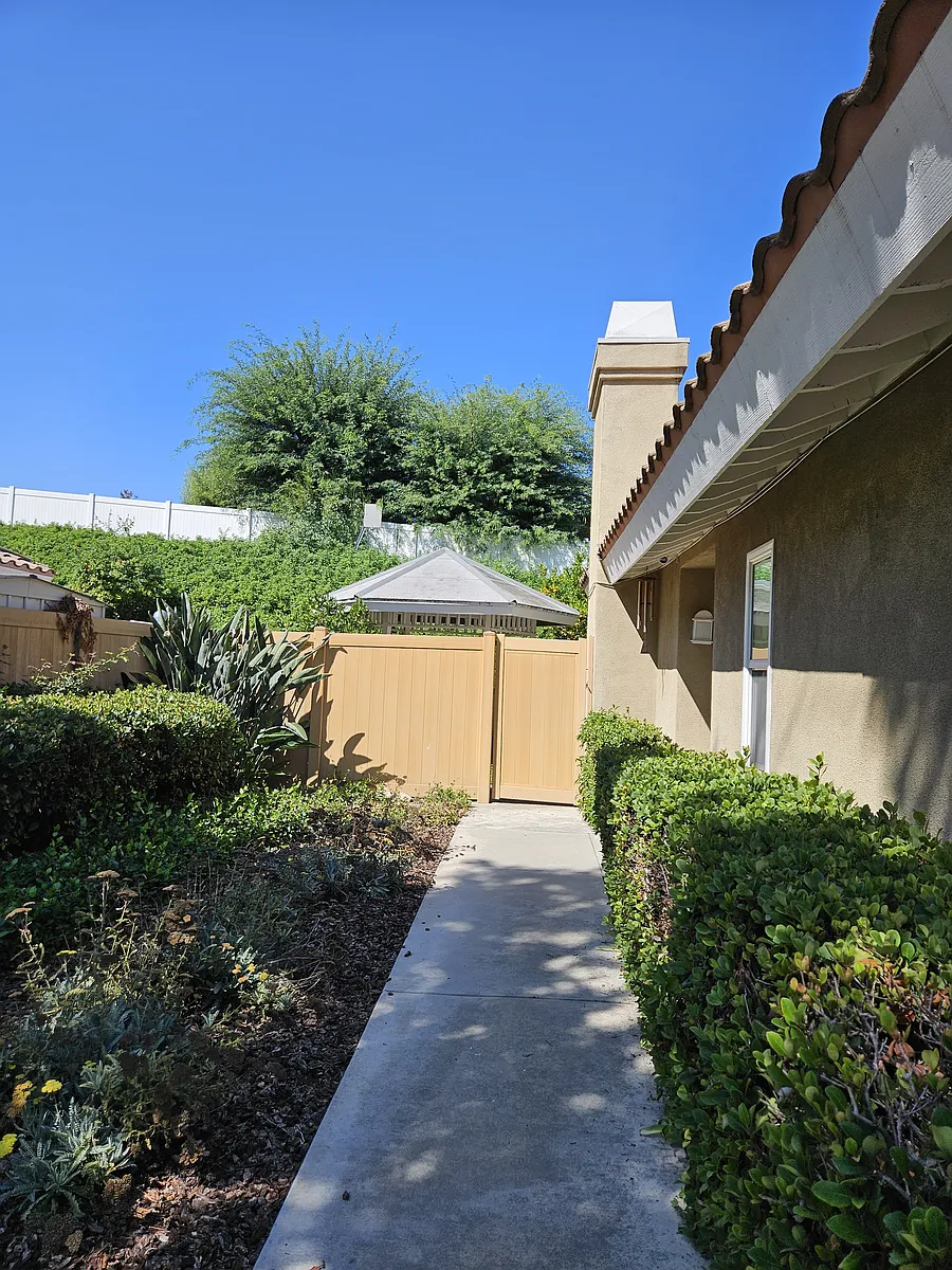 Building Photo - 1801 Borrego Dr