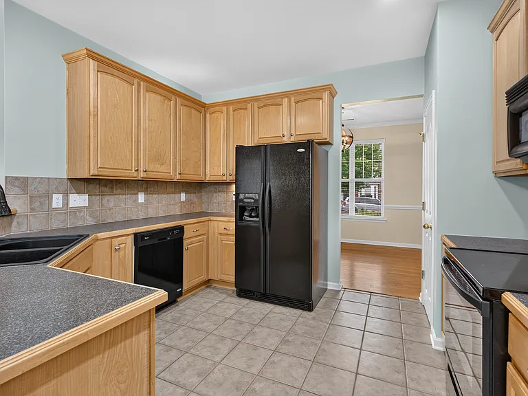 17222 Westmill Ln — Photo 34