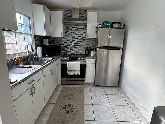 3rd image of 4510 Eden Rock Rd