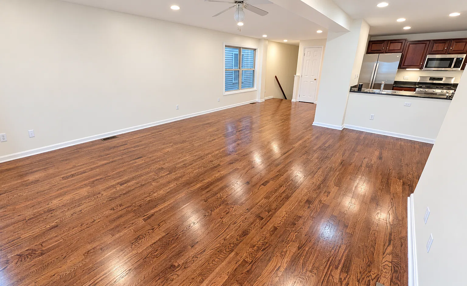 3 bed, 2.5 bath, $3,800 — Photo 2