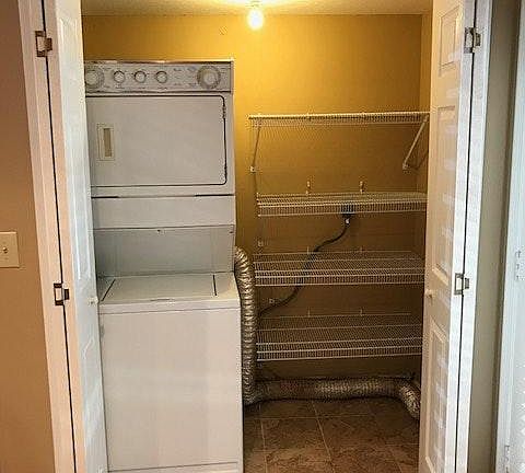 In-unit Washer/Dryer, Pantry