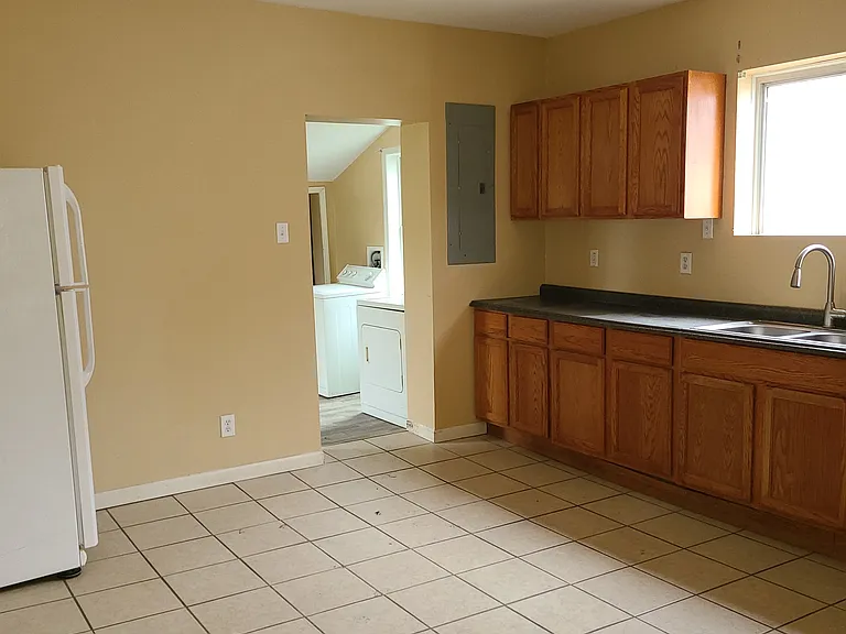 105 McClure St — Photo 29