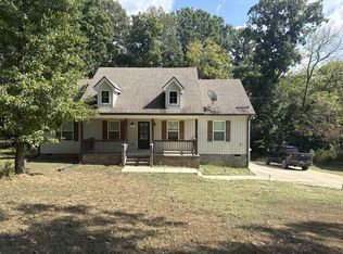 2704 Brent Cir, Cornersville, TN 37047