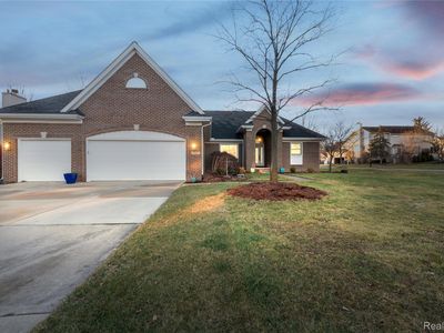 18325 Glastonbury Dr, Livonia, MI, 48152