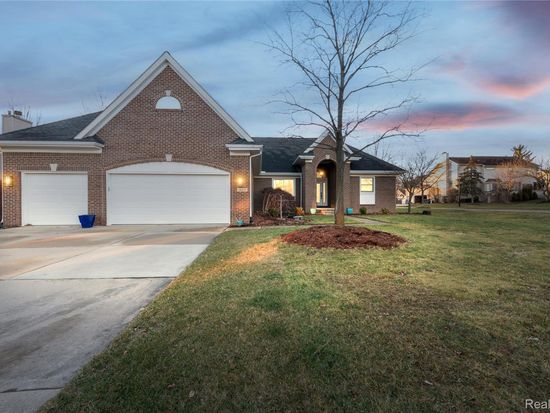 18325 Glastonbury Dr, Livonia, MI 48152