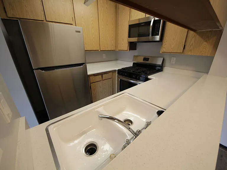 10615 Rose Ave — Photo 6