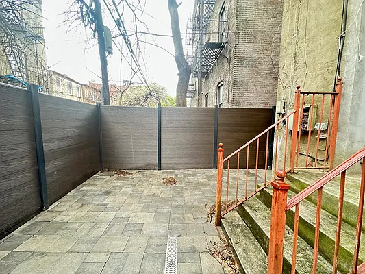 Rented by Dream Space Realty | media 6