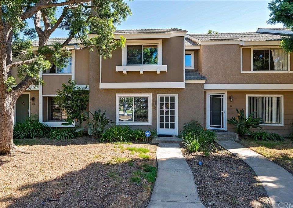 1st image of 102 Briarwood #119