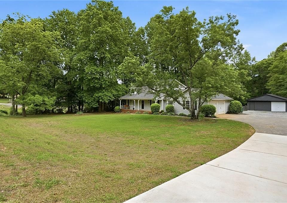 2134 E Cherokee Dr, Woodstock, GA 30188 | MLS #7768401 | Zillow