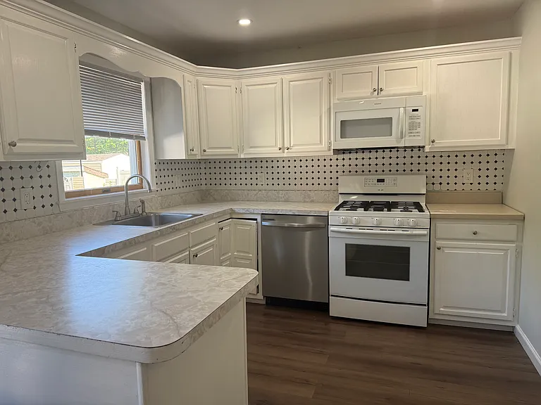 55 Grand Blvd #2 — Photo 8