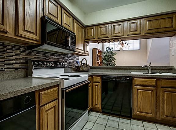 3rd image of 18240 Midway Rd APT 304