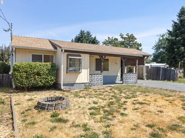 141 5th St, Dillard, OR 97432