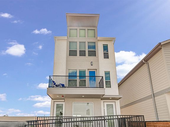 2nd image of 482B S Centro Cir