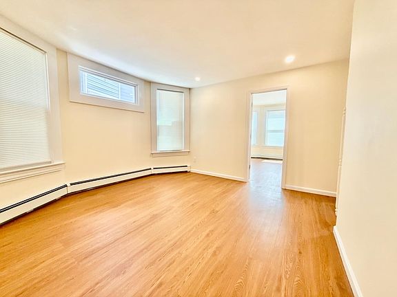 5th image of 19 Baldwin Ave Floor 2
