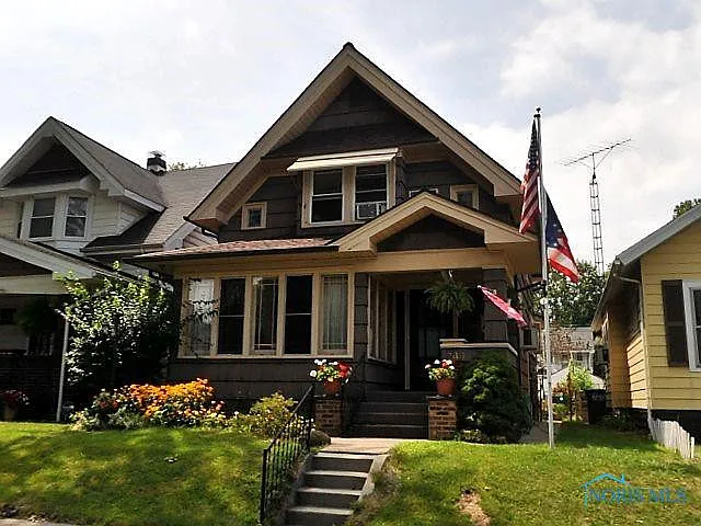 244 Plymouth St photo 1