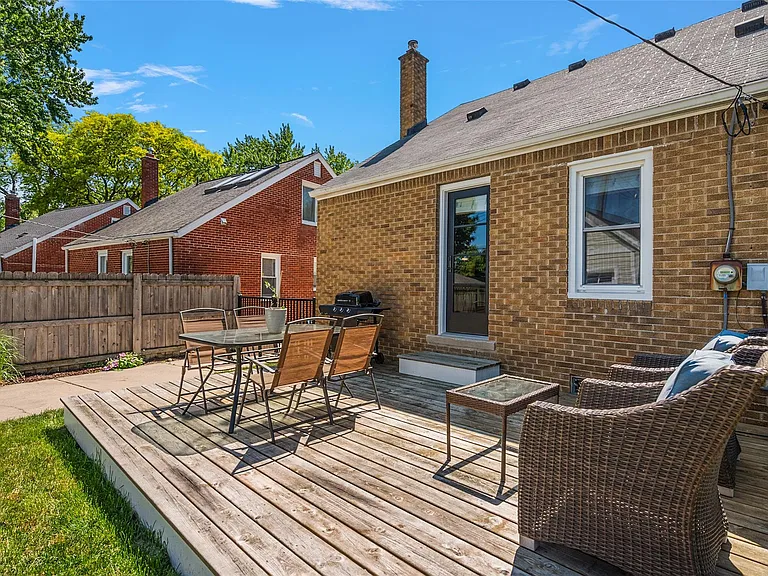 4420 Elmwood Ave — Photo 27
