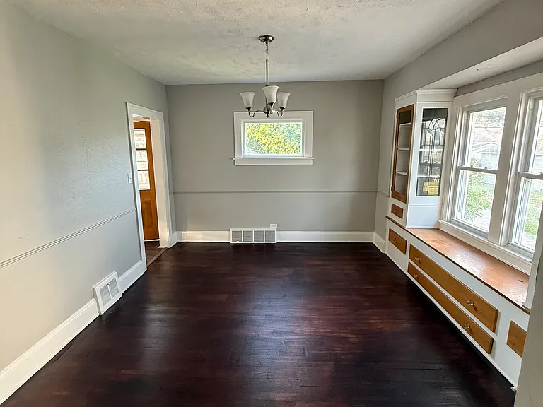 8214 Essen Ave — Photo 3