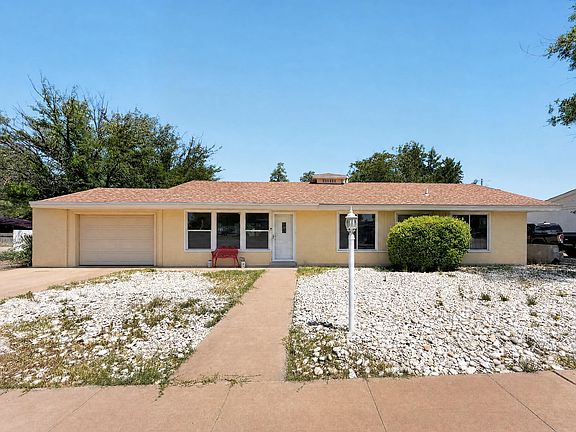 4th image of 1601 Mesa Dr